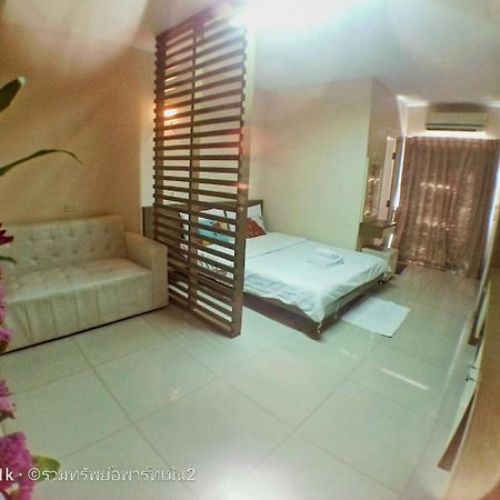 Ruamsab2 รวมทรัพย์2 Appartement Bangkok Buitenkant foto