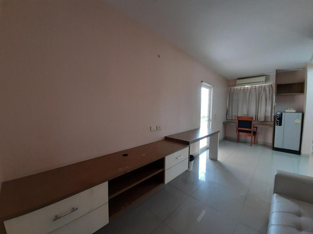 Ruamsab2 รวมทรัพย์2 Appartement Bangkok Buitenkant foto