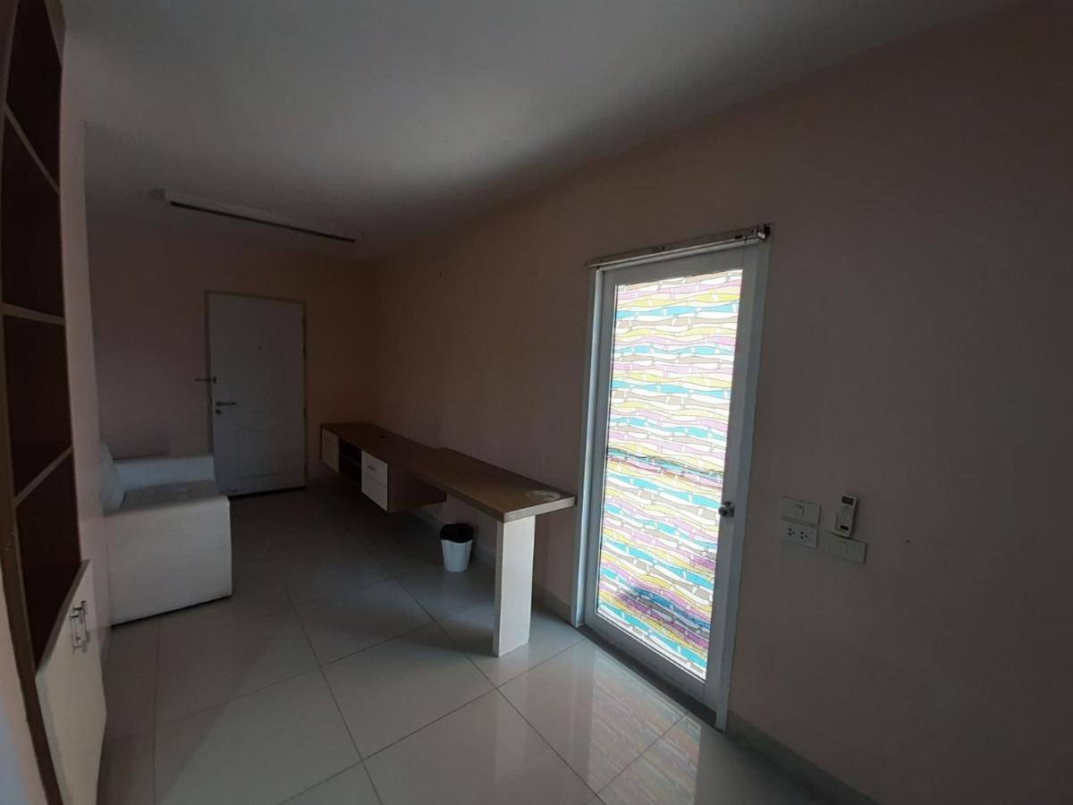 Ruamsab2 รวมทรัพย์2 Appartement Bangkok Buitenkant foto