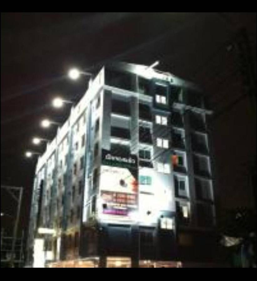 Ruamsab2 รวมทรัพย์2 Appartement Bangkok Buitenkant foto